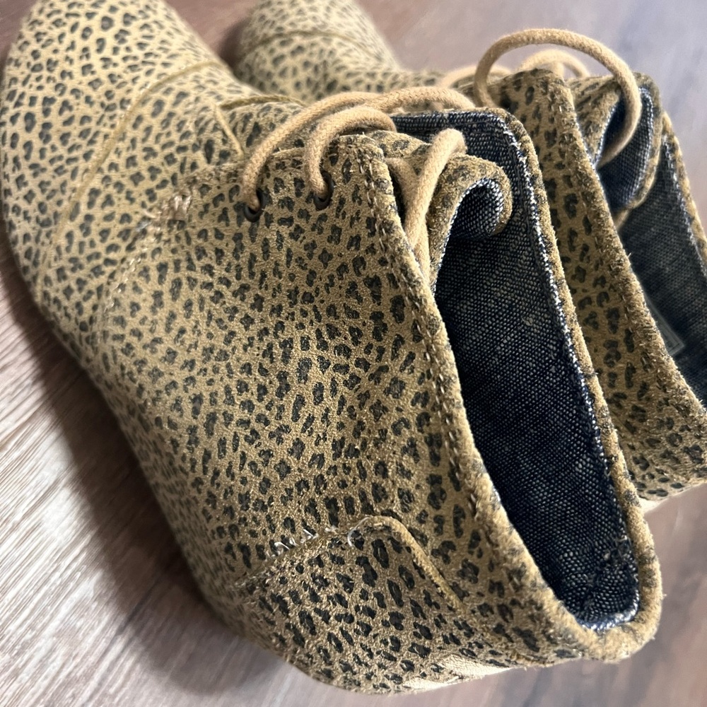 Booties by TOM - Picture 5 of 5